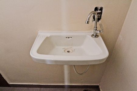 Casa à venda com 150m², 3 quartos e 2 vagas Casa à venda com 150m², 3 quartos e 2 vagasBanheiro 2