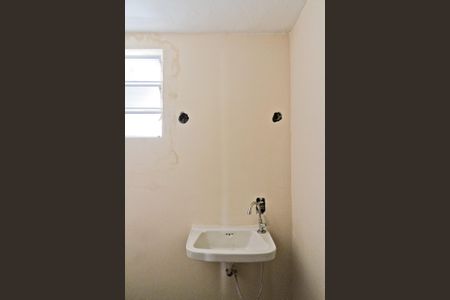 Casa à venda com 150m², 3 quartos e 2 vagas Casa à venda com 150m², 3 quartos e 2 vagasBanheiro 2