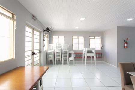 Apartamento para alugar com 42m², 2 quartos e 1 vaga Apartamento para alugar com 42m², 2 quartos e 1 vagaÁrea comum - Salão de Festas