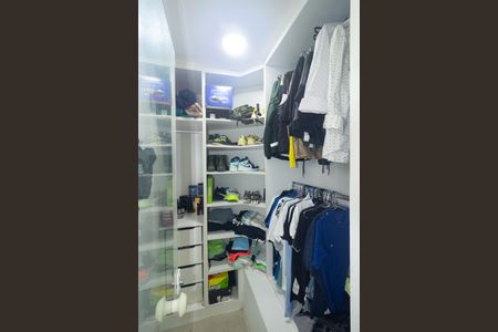 Casa para alugar com 104m², 2 quartos e 1 vaga Casa para alugar com 104m², 2 quartos e 1 vagaCloset da Suíte 1