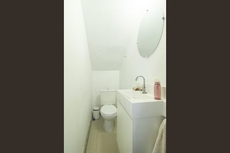 Casa para alugar com 104m², 2 quartos e 1 vaga Casa para alugar com 104m², 2 quartos e 1 vagaBanheiro Social