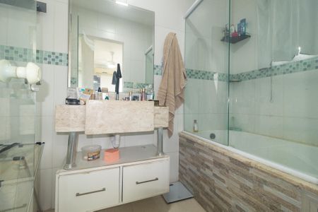 Casa para alugar com 104m², 2 quartos e 1 vaga Casa para alugar com 104m², 2 quartos e 1 vagaBanheiro da Suíte 1