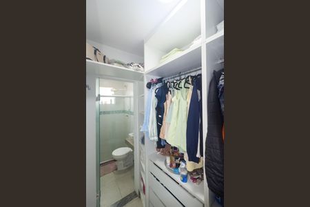 Casa para alugar com 104m², 2 quartos e 1 vaga Casa para alugar com 104m², 2 quartos e 1 vagaCloset da Suíte 2