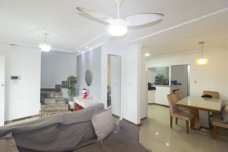 Casa para alugar com 104m², 2 quartos e 1 vaga Casa para alugar com 104m², 2 quartos e 1 vagaSala
