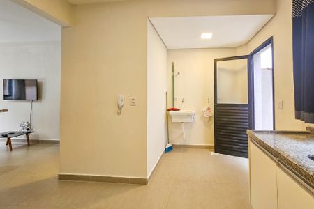 Casa para alugar com 70m², 2 quartos e 1 vaga Casa para alugar com 70m², 2 quartos e 1 vagaÁrea de serviço