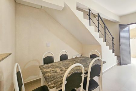 Casa para alugar com 70m², 2 quartos e 1 vaga Casa para alugar com 70m², 2 quartos e 1 vagaSala