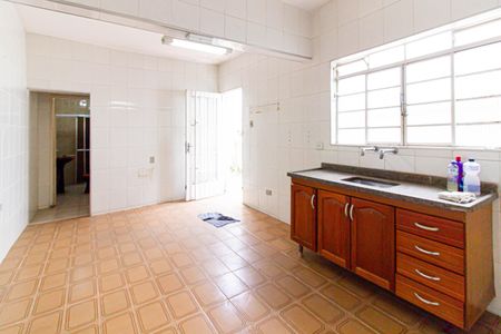 Casa à venda com 158m², 2 quartos e 2 vagas Casa à venda com 158m², 2 quartos e 2 vagasCozinha