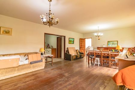 Casa à venda com 362m², 4 quartos e 6 vagas