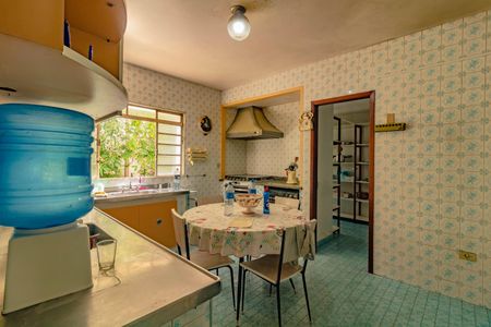 Casa à venda com 362m², 4 quartos e 6 vagas