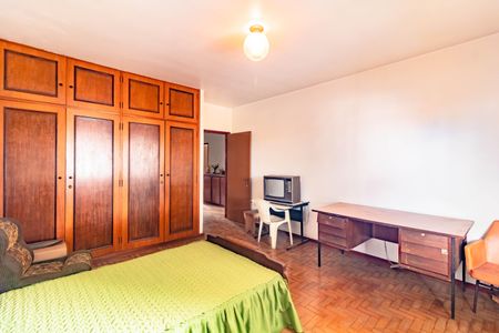 Casa à venda com 362m², 4 quartos e 6 vagas