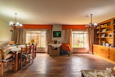 Casa à venda com 362m², 4 quartos e 6 vagas