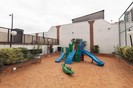 Apartamento à venda com 110m², 3 quartos e 1 vaga Apartamento à venda com 110m², 3 quartos e 1 vagaÁrea comum - Playground