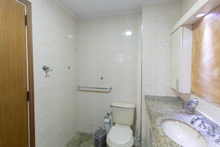 Apartamento à venda com 110m², 3 quartos e 1 vaga Apartamento à venda com 110m², 3 quartos e 1 vagaBanheiro da Suíte