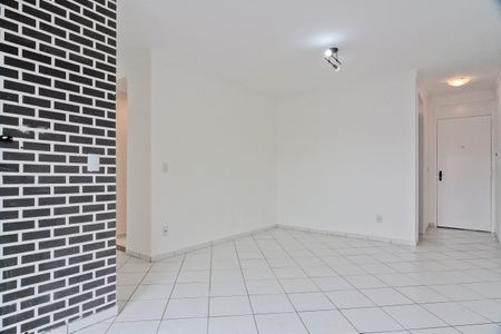 Sala de apartamento para alugar com 3 quartos, 60m² em Conjunto Residencial Vista Verde, São Paulo