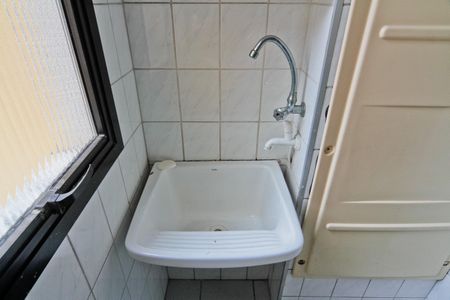 Apartamento para alugar com 60m², 3 quartos e 1 vagaÁrea de Serviço