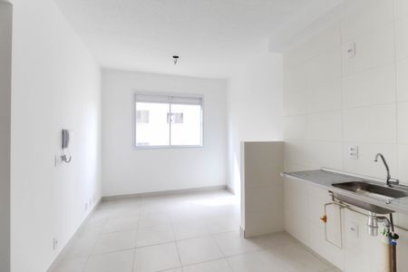 Sala - Cozinha de apartamento para alugar com 2 quartos, 32m² em Colônia (zona Leste), São Paulo