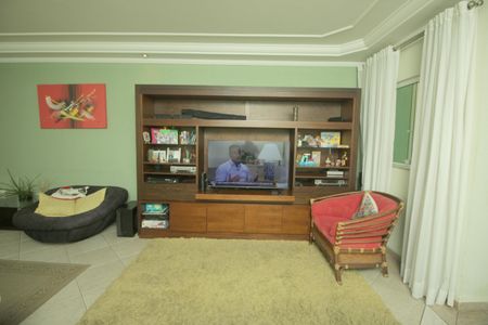 Casa à venda com 289m², 3 quartos e 6 vagasSala