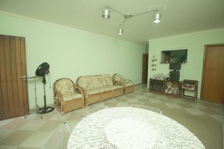 Casa à venda com 289m², 3 quartos e 6 vagasSalão de Festas