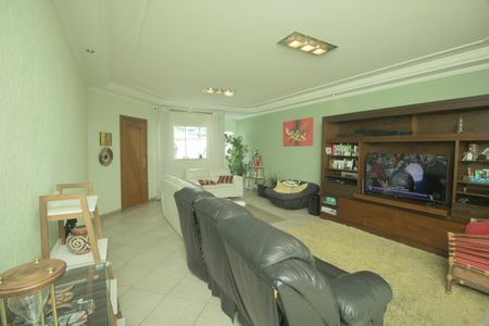 Casa à venda com 289m², 3 quartos e 6 vagasSala