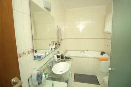 Casa à venda com 289m², 3 quartos e 6 vagasBanheiro da Suíte Master