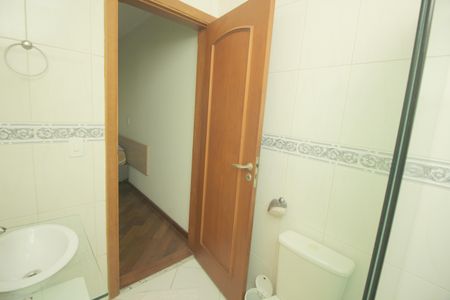 Casa à venda com 289m², 3 quartos e 6 vagasBanheiro da Suíte 1