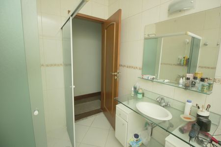 Casa à venda com 289m², 3 quartos e 6 vagasBanheiro da Suíte Master