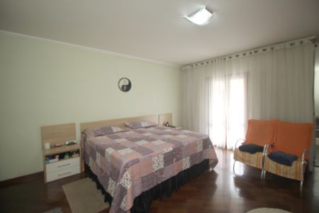 Casa à venda com 289m², 3 quartos e 6 vagasSuíte Master