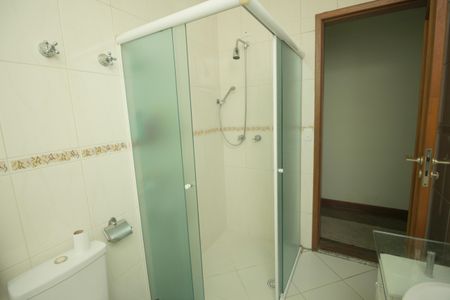 Casa à venda com 289m², 3 quartos e 6 vagasBanheiro da Suíte Master