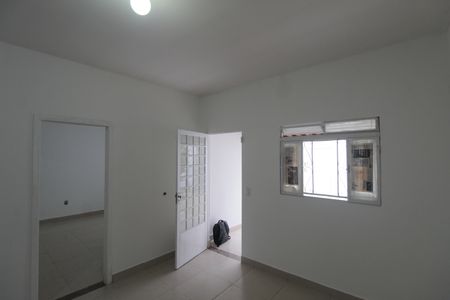 Sala de casa para alugar com 1 quarto, 70m² em Santa Terezinha, Belo Horizonte
