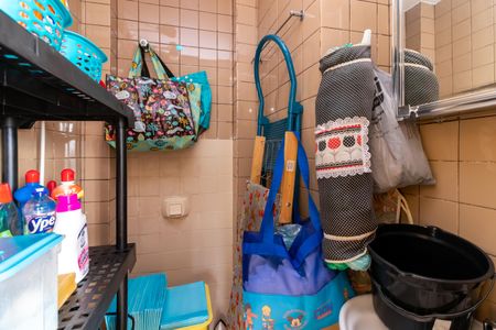 Apartamento para alugar com 73m², 2 quartos e 1 vaga Apartamento para alugar com 73m², 2 quartos e 1 vagaBanheiro de Serviço