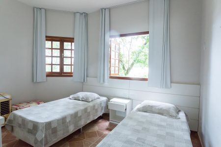 quarto 1 de casa de condomínio à venda com 5 quartos, 4500m² em Retiro do Chalé, Brumadinho