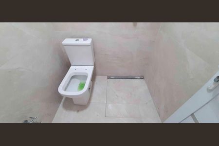 Casa para alugar com 340m², 3 quartos e 3 vagasBanheiro Serviçal