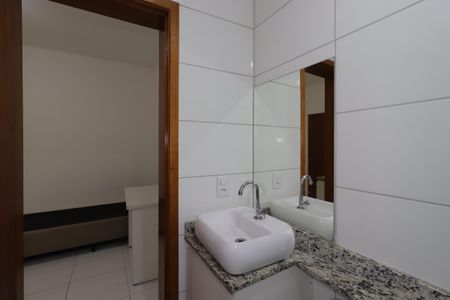 Banheiro de kitnet/studio para alugar com 1 quarto, 20m² em Vila Sao Pedro, Santo André