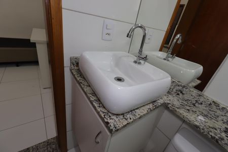Banheiro - Pia de kitnet/studio para alugar com 1 quarto, 20m² em Vila Sao Pedro, Santo André