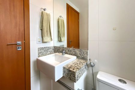 Apartamento à venda com 127m², 4 quartos e 3 vagas Apartamento à venda com 127m², 4 quartos e 3 vagasBanheiro da Suíte 2