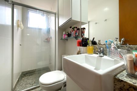 Apartamento à venda com 127m², 4 quartos e 3 vagas Apartamento à venda com 127m², 4 quartos e 3 vagasBanheiro da Suíte 1