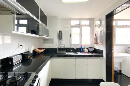 Apartamento à venda com 127m², 4 quartos e 3 vagas Apartamento à venda com 127m², 4 quartos e 3 vagasCozinha