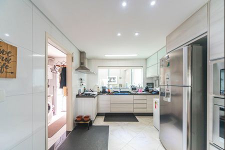 Casa à venda com 254m², 3 quartos e 4 vagasCozinha 