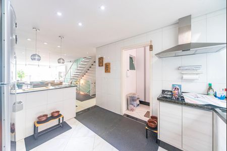 Casa à venda com 254m², 3 quartos e 4 vagasCozinha 