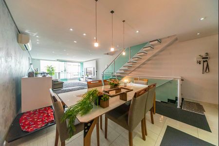 Casa à venda com 254m², 3 quartos e 4 vagasSala