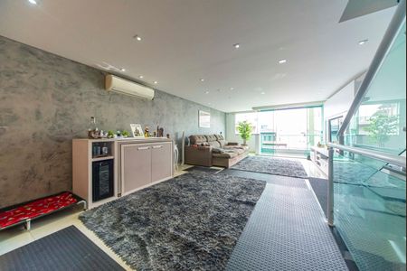 Casa à venda com 254m², 3 quartos e 4 vagasSala