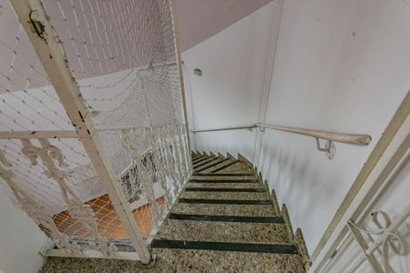 Casa para alugar com 265m², 5 quartos e 1 vagaEscada