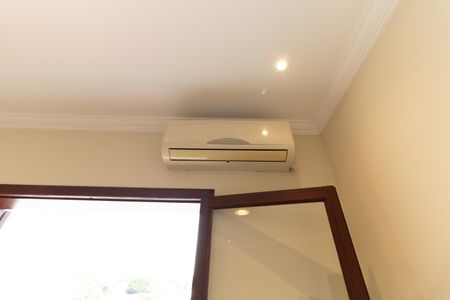 Casa à venda com 200m², 3 quartos e 2 vagasSuíte