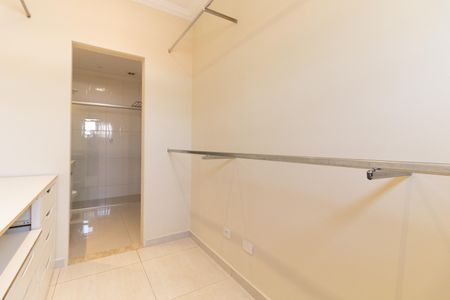 Casa à venda com 200m², 3 quartos e 2 vagasCloset da Suíte