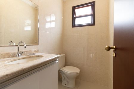 Casa à venda com 200m², 3 quartos e 2 vagasLavabo