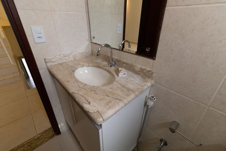 Casa à venda com 200m², 3 quartos e 2 vagasLavabo