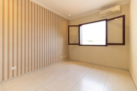 Casa à venda com 200m², 3 quartos e 2 vagasSuíte