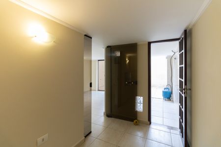 Casa à venda com 200m², 3 quartos e 2 vagasCorredor