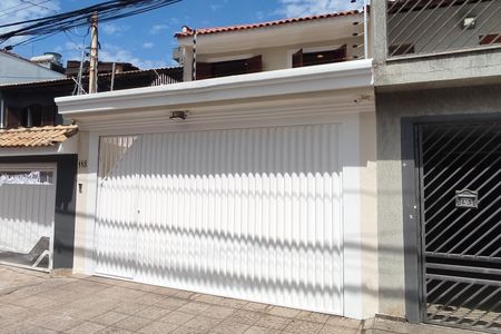 Casa à venda com 200m², 3 quartos e 2 vagasFachada