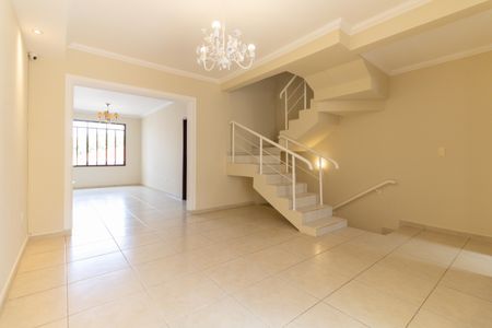 Casa à venda com 200m², 3 quartos e 2 vagasSala